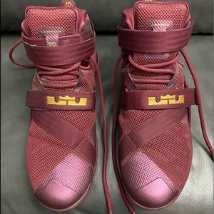 Nike Lebron Soldier 9 Basketball Sneakers